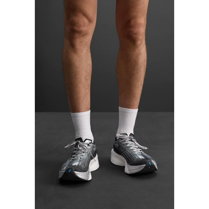 БЕГОВЫЕ КРОССОВКИ