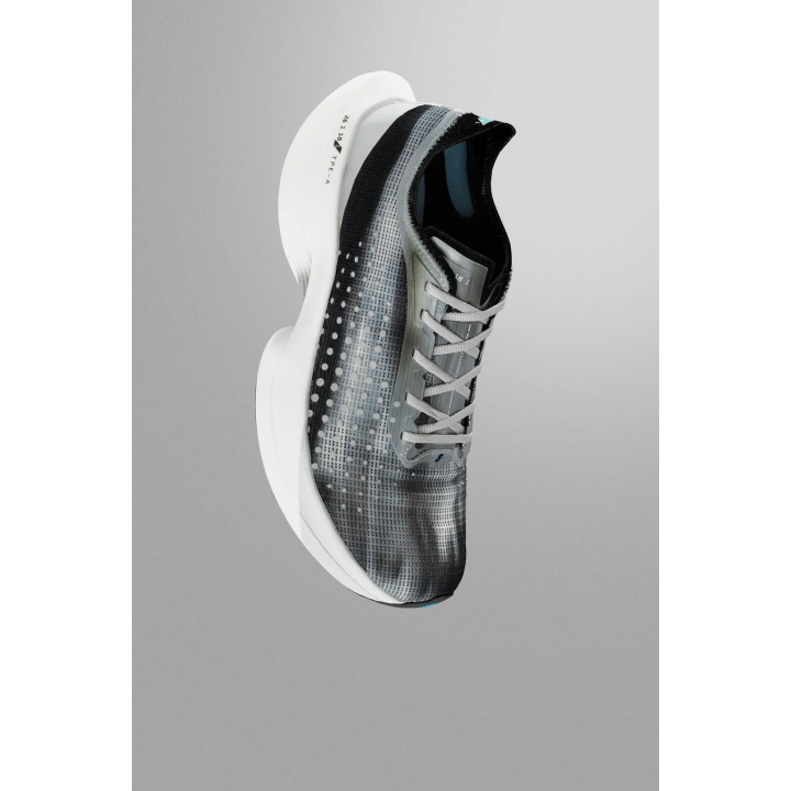 БЕГОВЫЕ КРОССОВКИ