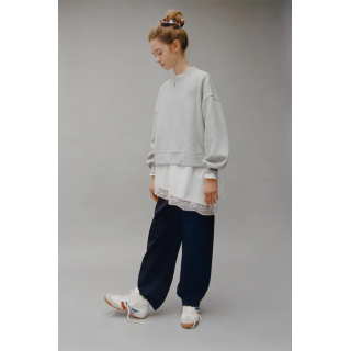 ТОЛСТОВКА С ДВОЙНЫМ КРУЖЕВНЫМ НИЗОМ