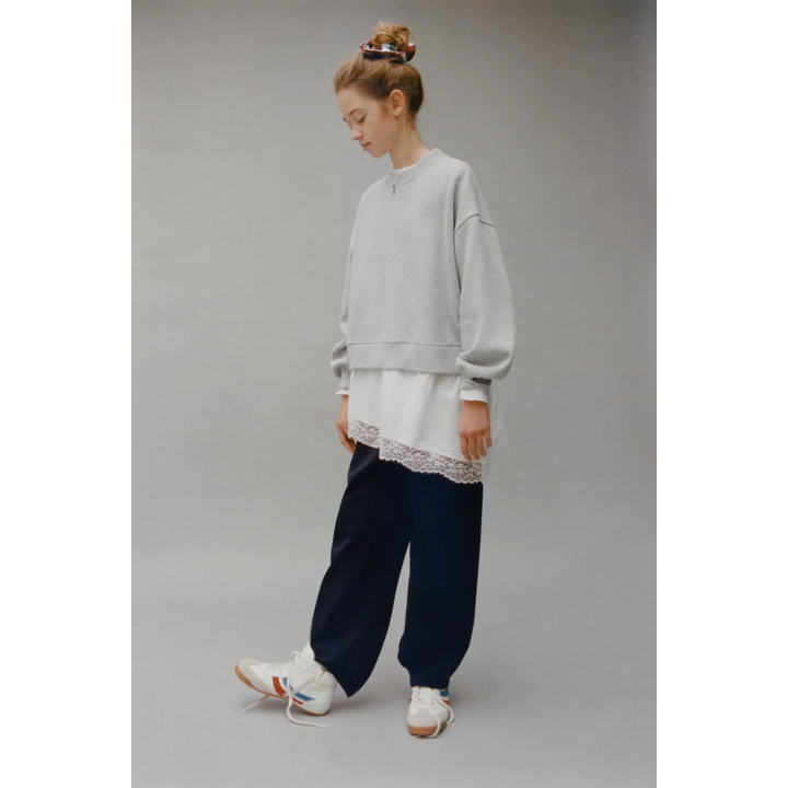 ТОЛСТОВКА С ДВОЙНЫМ КРУЖЕВНЫМ НИЗОМ