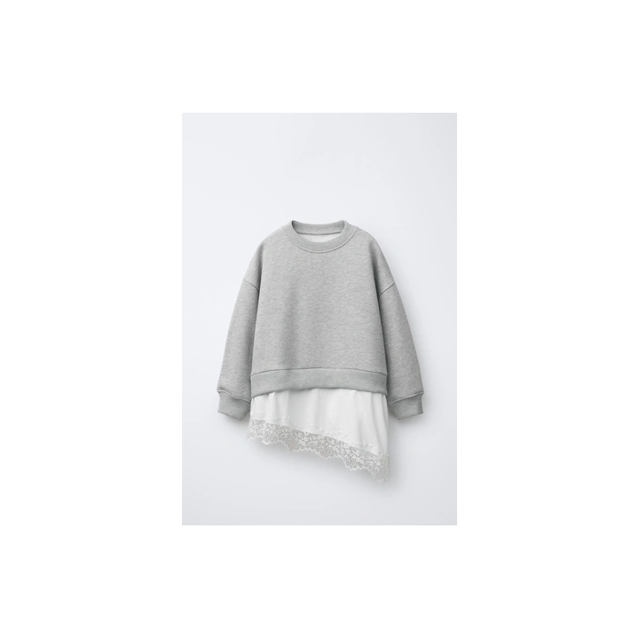 ТОЛСТОВКА С ДВОЙНЫМ КРУЖЕВНЫМ НИЗОМ