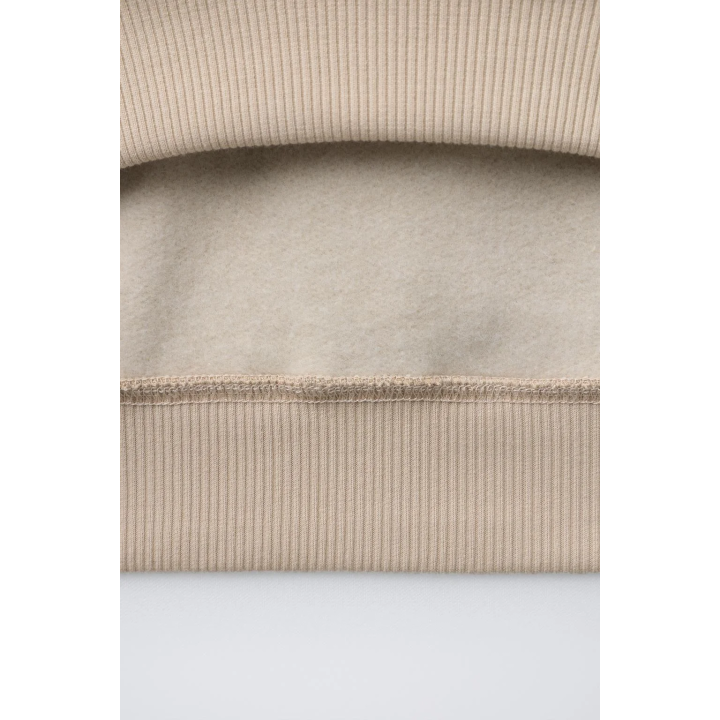 ТОЛСТОВКА С ВЫШИТОЙ НАШИВКОЙ