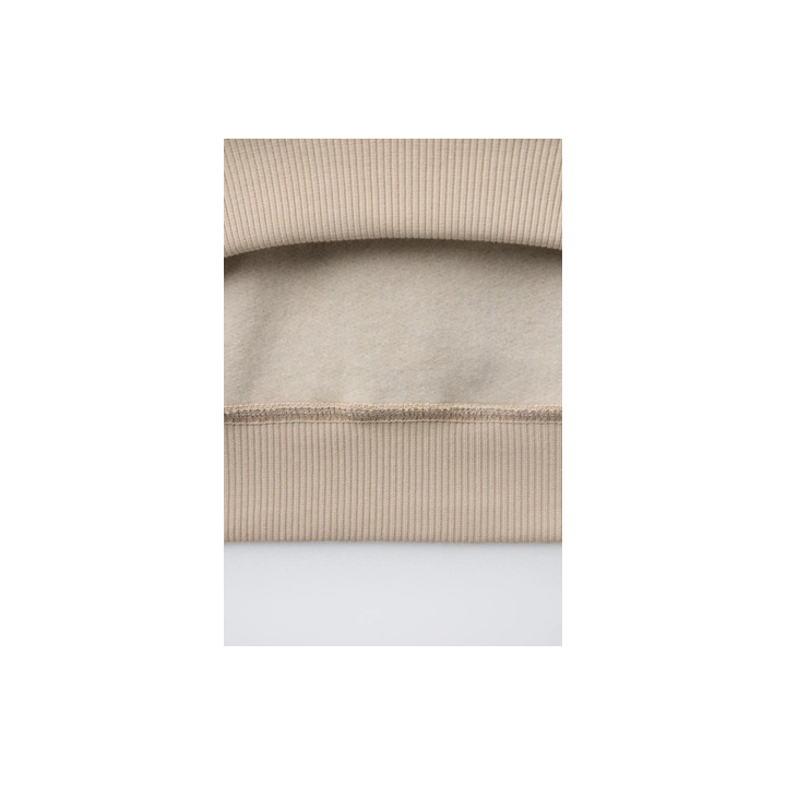 ТОЛСТОВКА С ВЫШИТОЙ НАШИВКОЙ