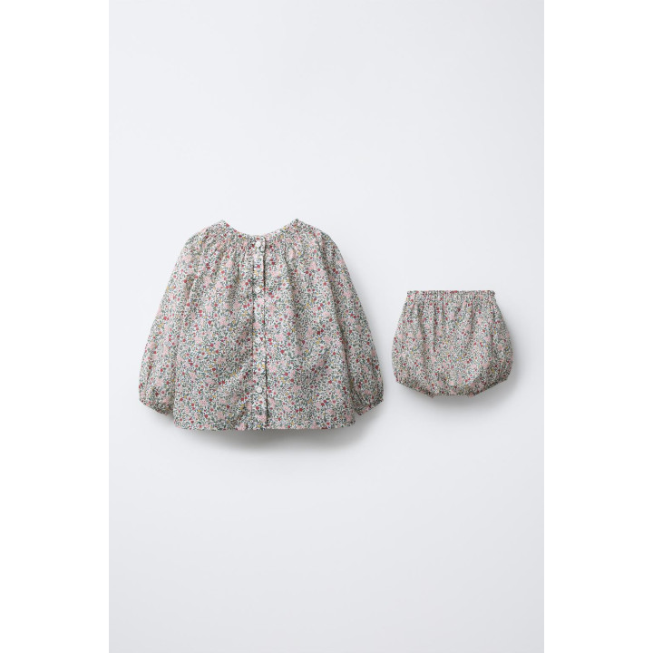 КОМПЛЕКТ ИЗ РУБАШКИ И БЛУМЕРОВ С ЦВЕТОЧНЫМ ПРИНТОМ