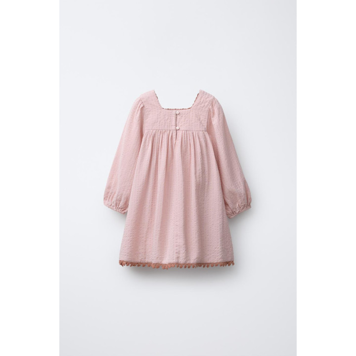 ПЛАТЬЕ С ВЯЗАНОЙ ОТДЕЛКОЙ КРЮЧКОМ