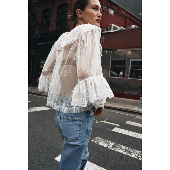 ПОЛУПРОЗРАЧНАЯ БЛУЗА В РОМАНТИЧЕСКОМ СТИЛЕ