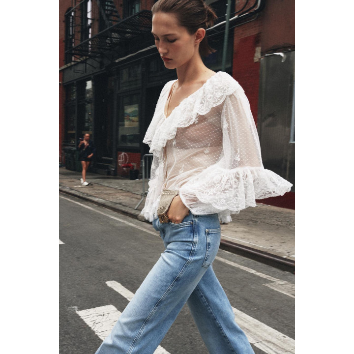 ПОЛУПРОЗРАЧНАЯ БЛУЗА В РОМАНТИЧЕСКОМ СТИЛЕ