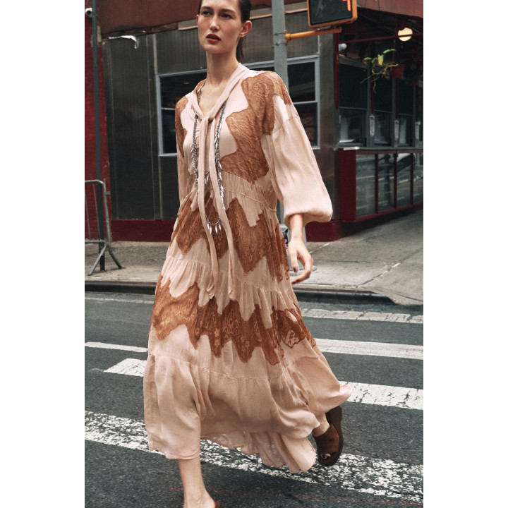 ПЛАТЬЕ С КРУЖЕВНОЙ ОТДЕЛКОЙ И БАНТОМ