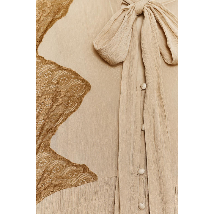 ПЛАТЬЕ С КРУЖЕВНОЙ ОТДЕЛКОЙ И БАНТОМ