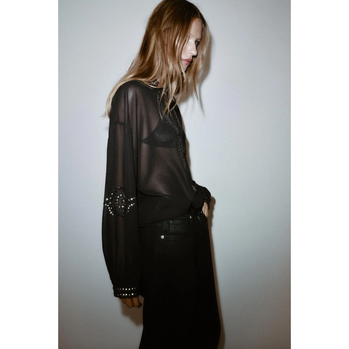 БЛУЗА ИЗ ПОЛУПРОЗРАЧНОЙ ТКАНИ С БУСИНАМИ