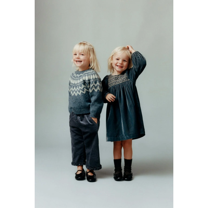 БАРХАТНОЕ ПЛАТЬЕ С ВЫШИВКОЙ