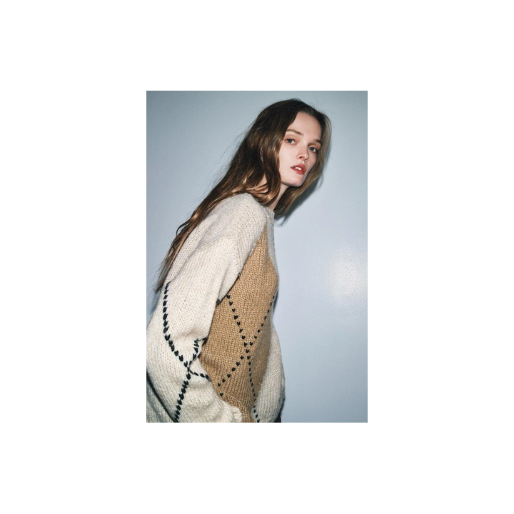 СВИТЕР С УЗОРОМ «РОМБЫ»