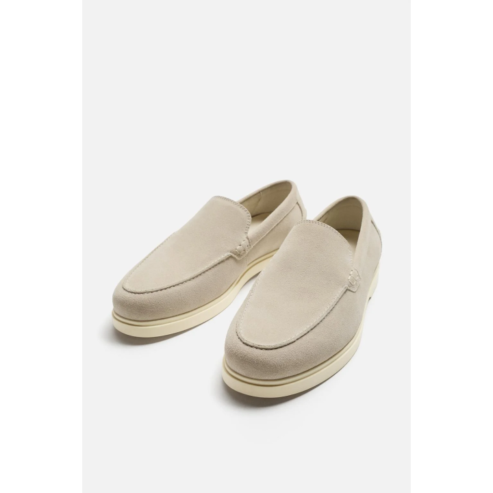 КОЖАНЫЕ ЛОФЕРЫ В ПОВСЕДНЕВНОМ СТИЛЕ