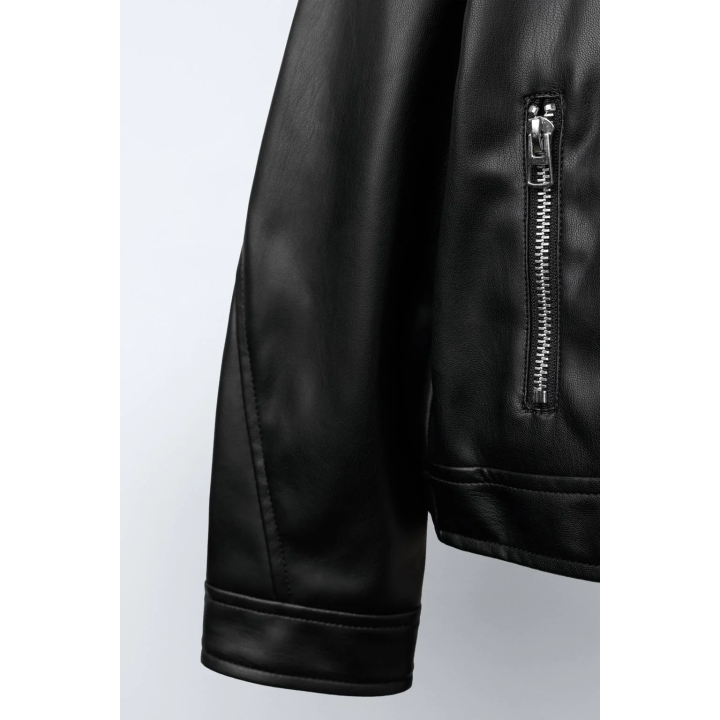 КУРТКА ИЗ ИСКУССТВЕННОЙ КОЖИ