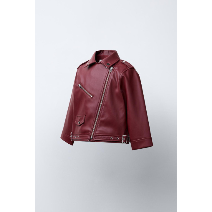 КУРТКА ИЗ ИСКУССТВЕННОЙ КОЖИ С ПРЯЖКАМИ