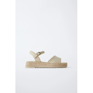 БОСОНОЖКИ НА ПЛАТФОРМЕ