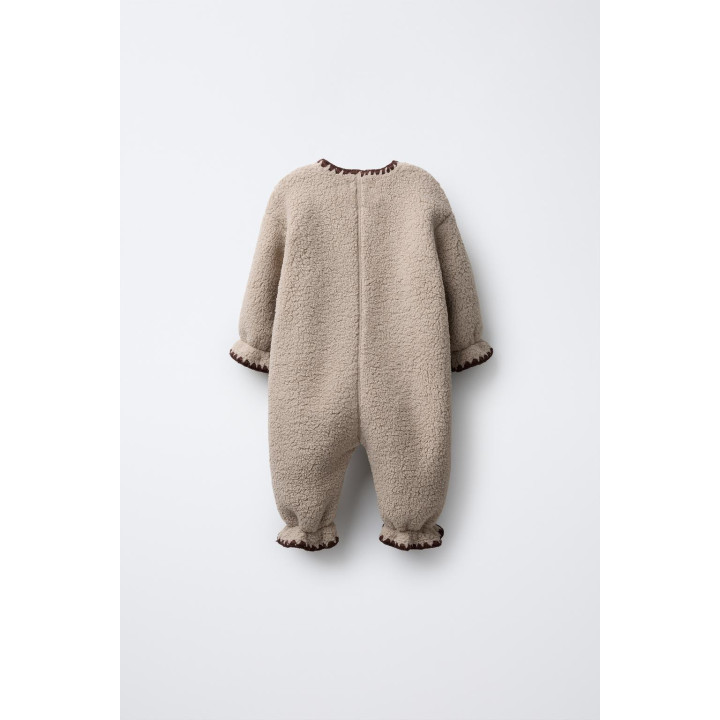 Флисовый комбинезон с контрастной отделкой