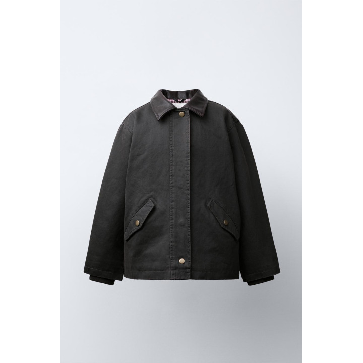 КУРТКА С ВОЩЕНЫМ ПОКРЫТИЕМ И ВОРОТНИКОМ ПОД КОЖУ