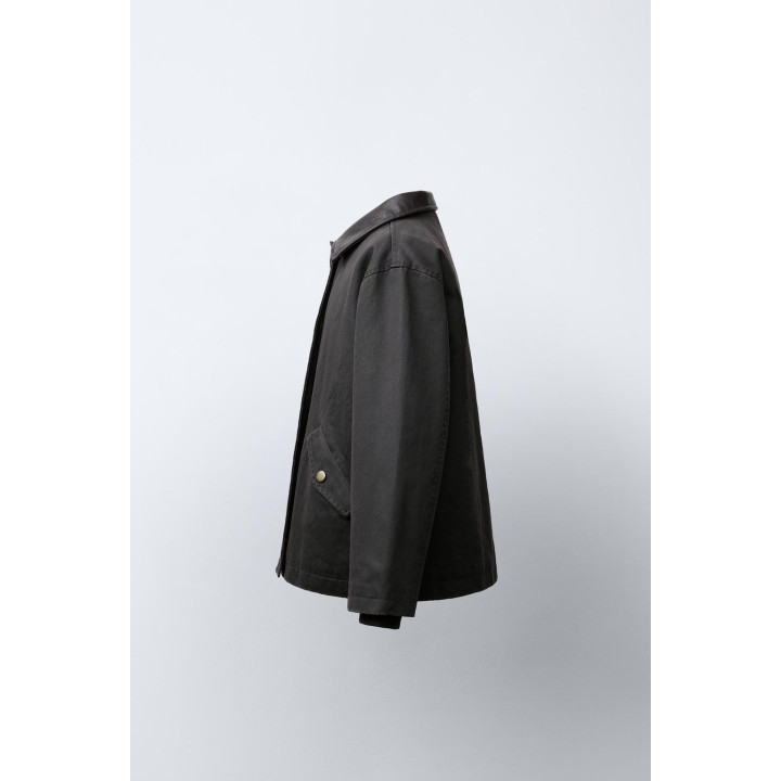 КУРТКА С ВОЩЕНЫМ ПОКРЫТИЕМ И ВОРОТНИКОМ ПОД КОЖУ