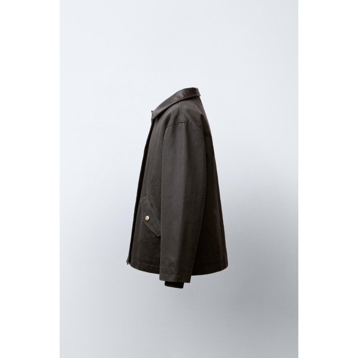 КУРТКА С ВОЩЕНЫМ ПОКРЫТИЕМ И ВОРОТНИКОМ ПОД КОЖУ