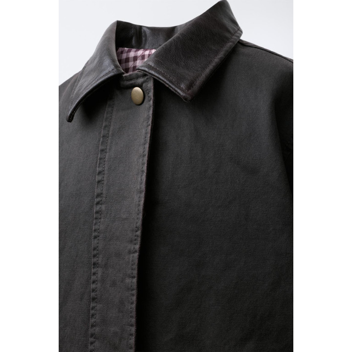 КУРТКА С ВОЩЕНЫМ ПОКРЫТИЕМ И ВОРОТНИКОМ ПОД КОЖУ