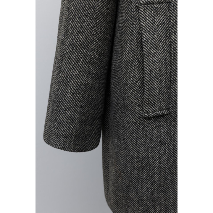 ПАЛЬТО В ЁЛОЧКУ С ВОРОТНИКОМ С ЛАЦКАНАМИ ИЗ ИСКУССТВЕННОГО МЕХА