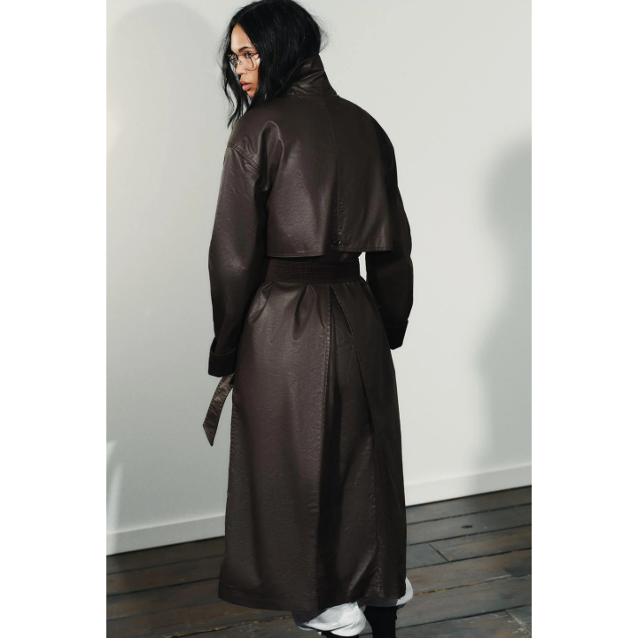 ВОЩЕНЫЙ ТРЕНЧ С ВЕЛЬВЕТОВЫМИ МАНЖЕТАМИ