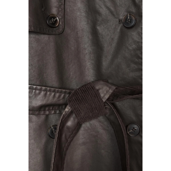 ВОЩЕНЫЙ ТРЕНЧ С ВЕЛЬВЕТОВЫМИ МАНЖЕТАМИ