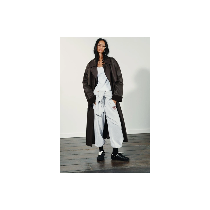 ВОЩЕНЫЙ ТРЕНЧ С ВЕЛЬВЕТОВЫМИ МАНЖЕТАМИ