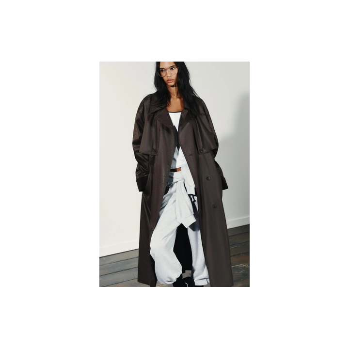 ВОЩЕНЫЙ ТРЕНЧ С ВЕЛЬВЕТОВЫМИ МАНЖЕТАМИ