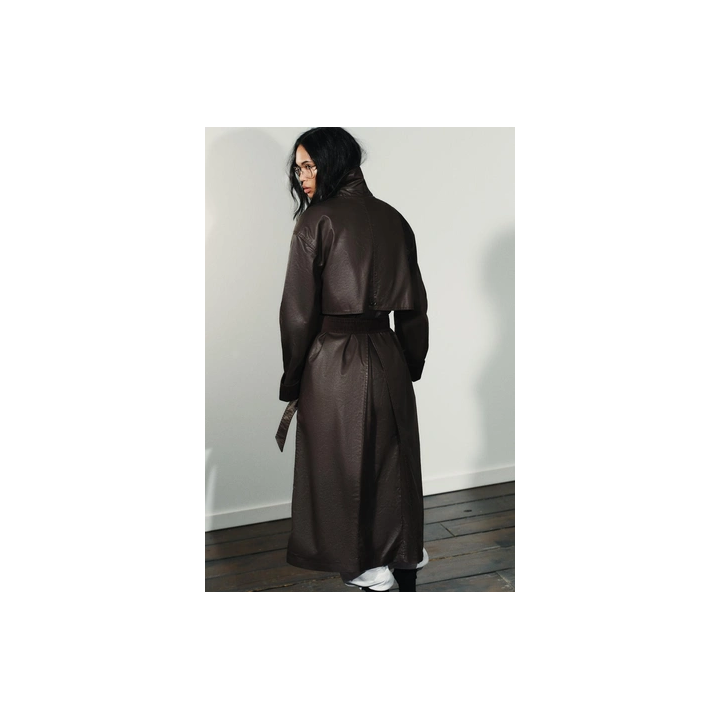 ВОЩЕНЫЙ ТРЕНЧ С ВЕЛЬВЕТОВЫМИ МАНЖЕТАМИ