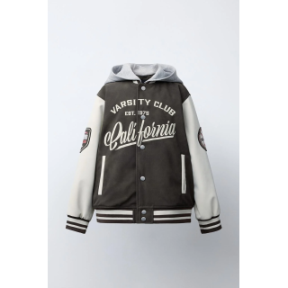 БОМБЕР С КАПЮШОНОМ И РУКАВАМИ ИЗ ИСКУССТВЕННОЙ КОЖИ