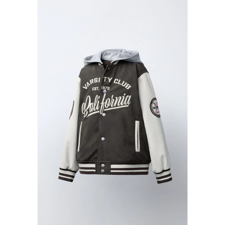 БОМБЕР С КАПЮШОНОМ И РУКАВАМИ ИЗ ИСКУССТВЕННОЙ КОЖИ