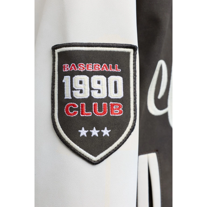 БОМБЕР С КАПЮШОНОМ И РУКАВАМИ ИЗ ИСКУССТВЕННОЙ КОЖИ