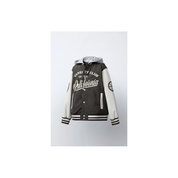 БОМБЕР С КАПЮШОНОМ И РУКАВАМИ ИЗ ИСКУССТВЕННОЙ КОЖИ