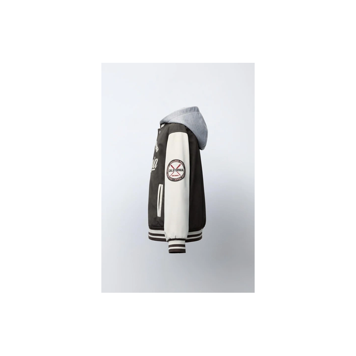 БОМБЕР С КАПЮШОНОМ И РУКАВАМИ ИЗ ИСКУССТВЕННОЙ КОЖИ