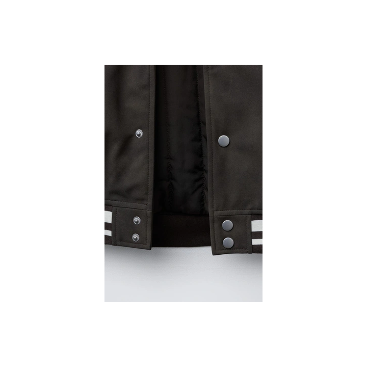 БОМБЕР С КАПЮШОНОМ И РУКАВАМИ ИЗ ИСКУССТВЕННОЙ КОЖИ