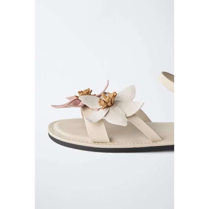 САНДАЛИИ С ЦВЕТОЧНОЙ ДЕТАЛЬЮ 3D