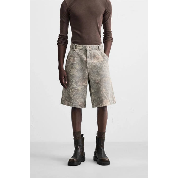 БЕРМУДЫ RELAXED FIT С АБСТРАКТНЫМ ПРИНТОМ
