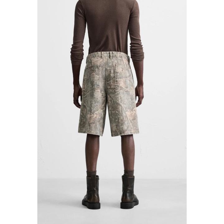 БЕРМУДЫ RELAXED FIT С АБСТРАКТНЫМ ПРИНТОМ