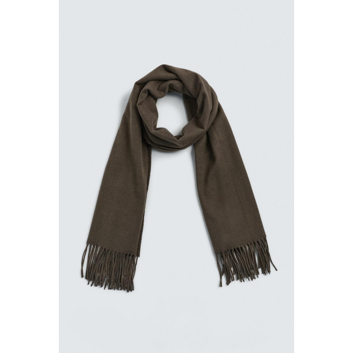 Шарф с бахромой