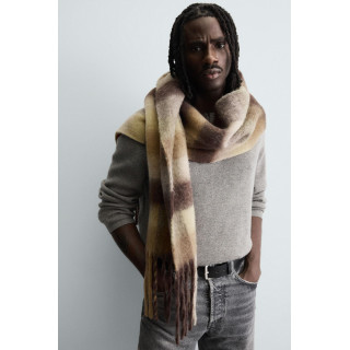 Шарф в клетку из мягкой ткани