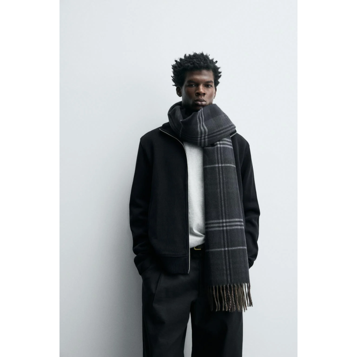 Шарф в клетку с бахромой