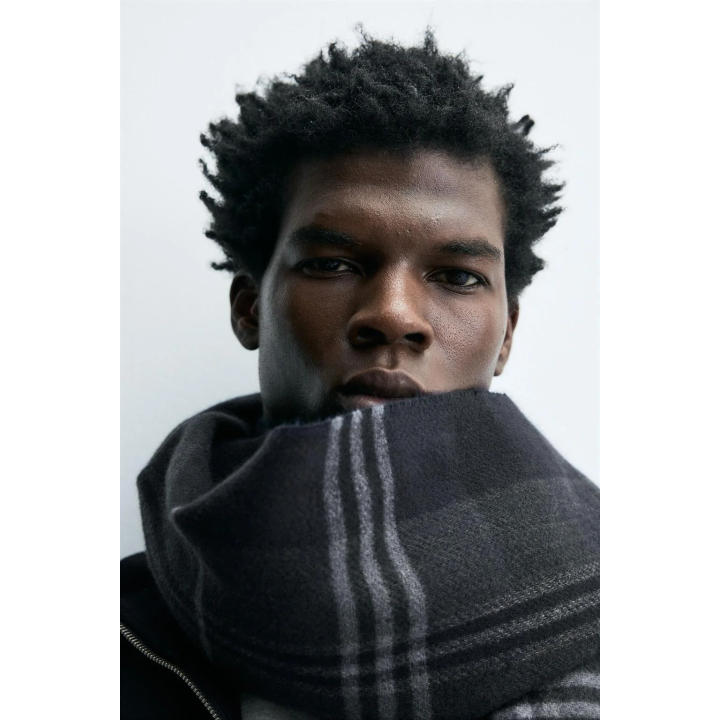 Шарф в клетку с бахромой