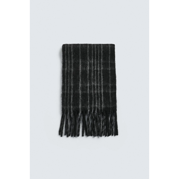 ШАРФ В КЛЕТКУ С БАХРОМОЙ