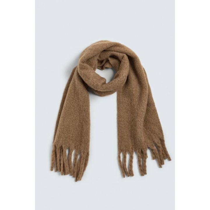 Шарф с начесом и кистями