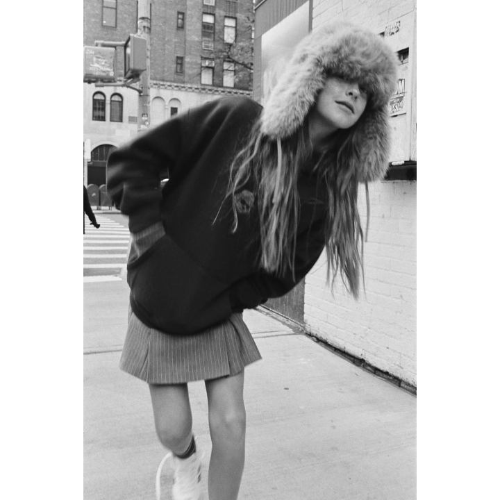 ХУДИ С ВЫШИТОЙ СОБАКОЙ