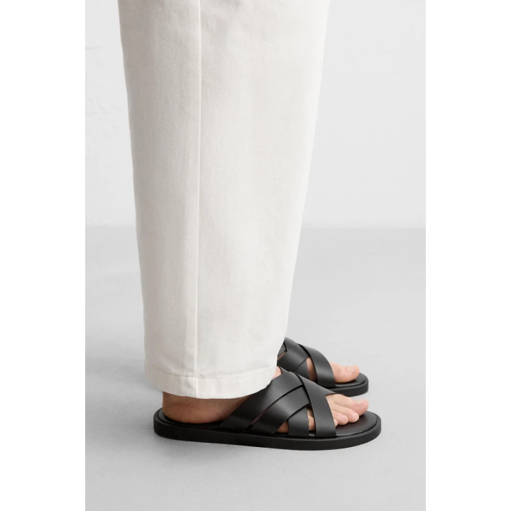 САНДАЛИИ С РЕМЕШКАМИ ИЗ КОЖИ