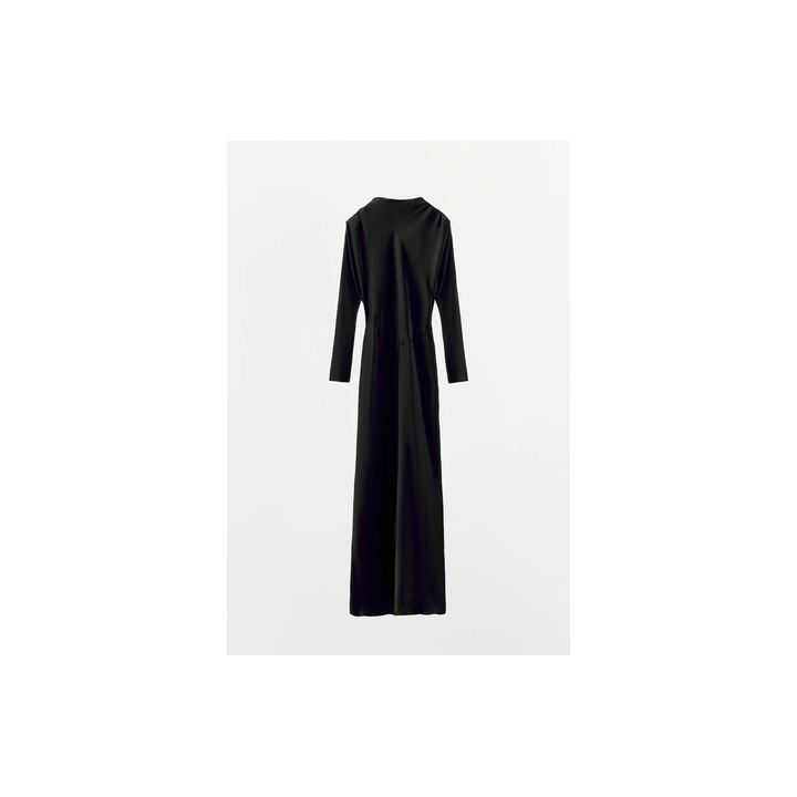 АТЛАСНОЕ ПЛАТЬЕ СО СБОРКАМИ