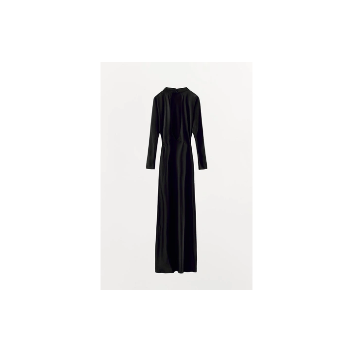 АТЛАСНОЕ ПЛАТЬЕ СО СБОРКАМИ